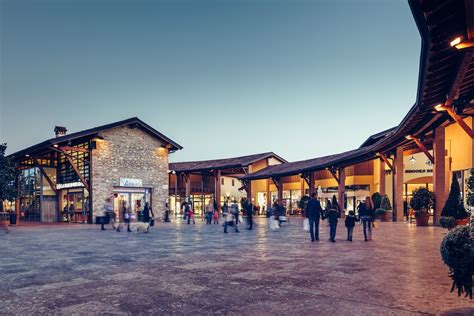 franciacorta outlet village saiano.